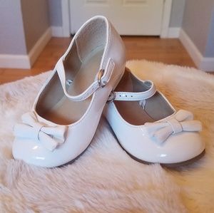 Toddler girl white dress shoes